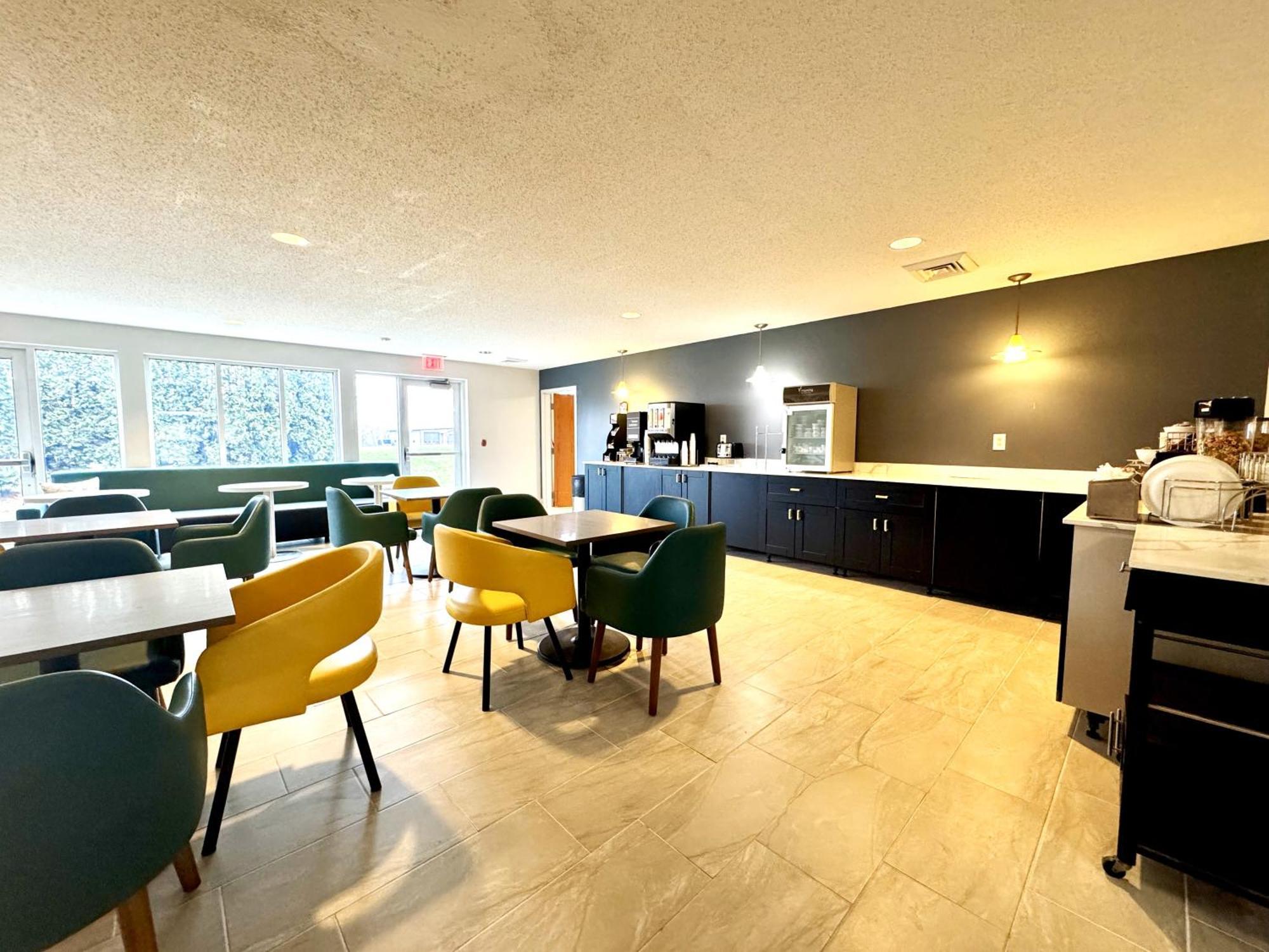 Comfort Inn & Suites Sheboygan I-43 Экстерьер фото