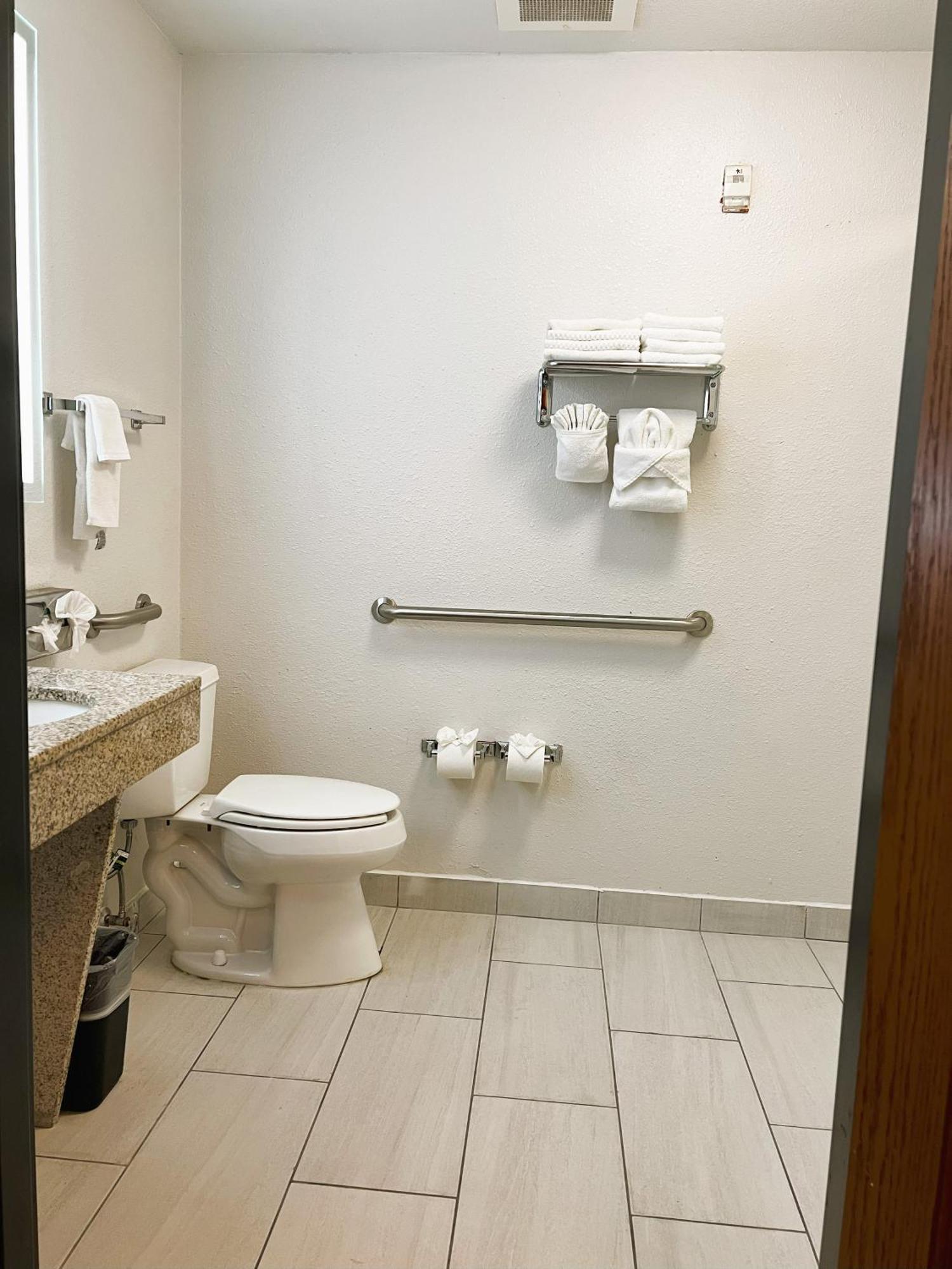 Comfort Inn & Suites Sheboygan I-43 Экстерьер фото