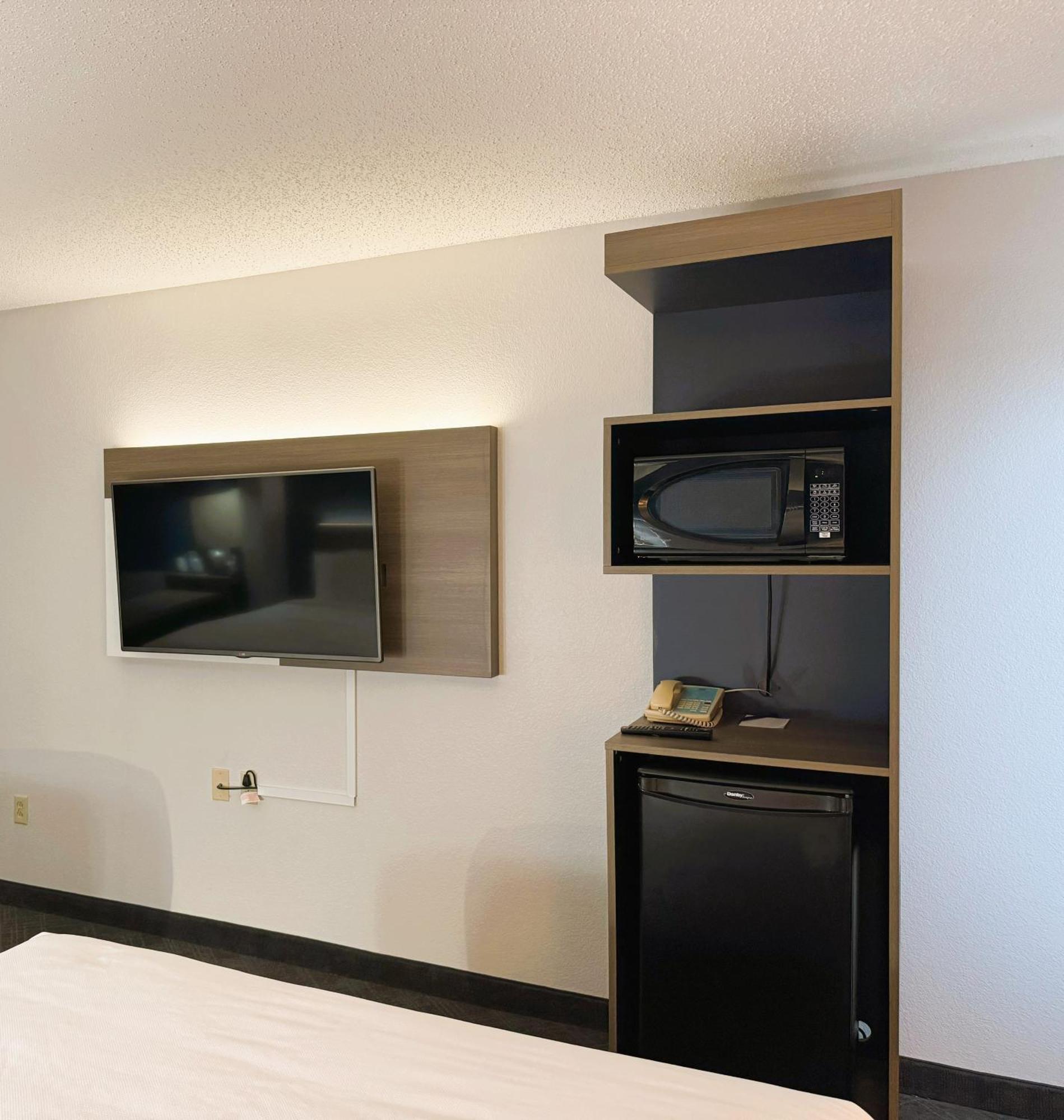 Comfort Inn & Suites Sheboygan I-43 Экстерьер фото