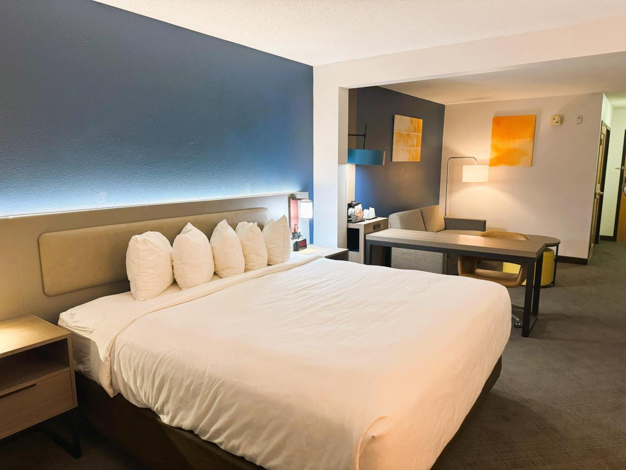Comfort Inn & Suites Sheboygan I-43 Экстерьер фото