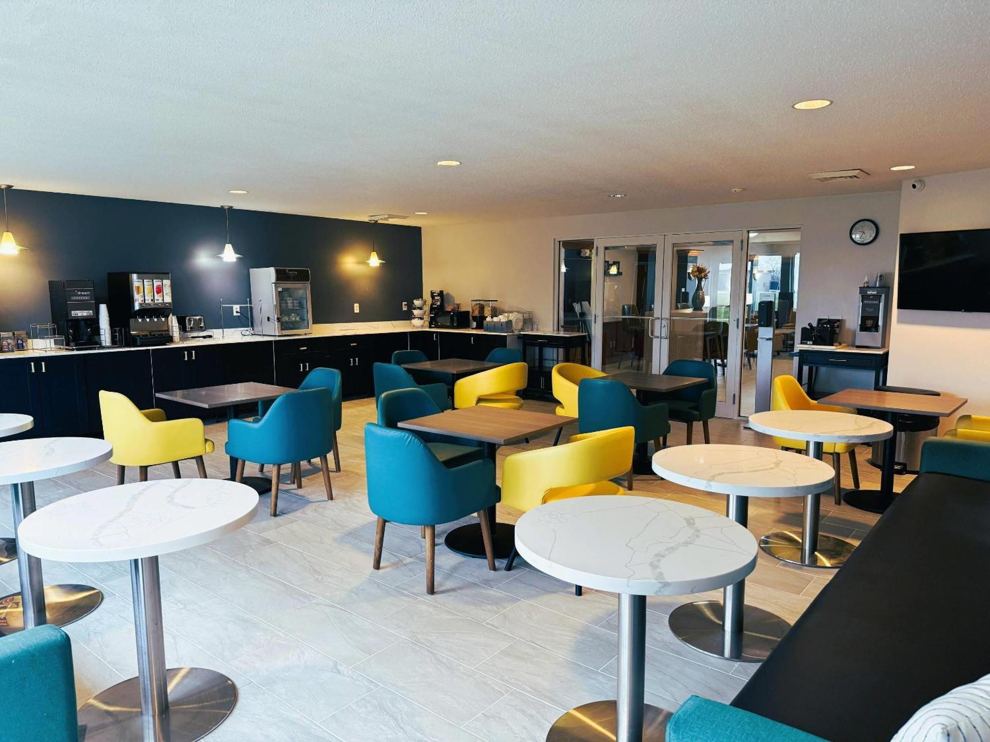 Comfort Inn & Suites Sheboygan I-43 Экстерьер фото
