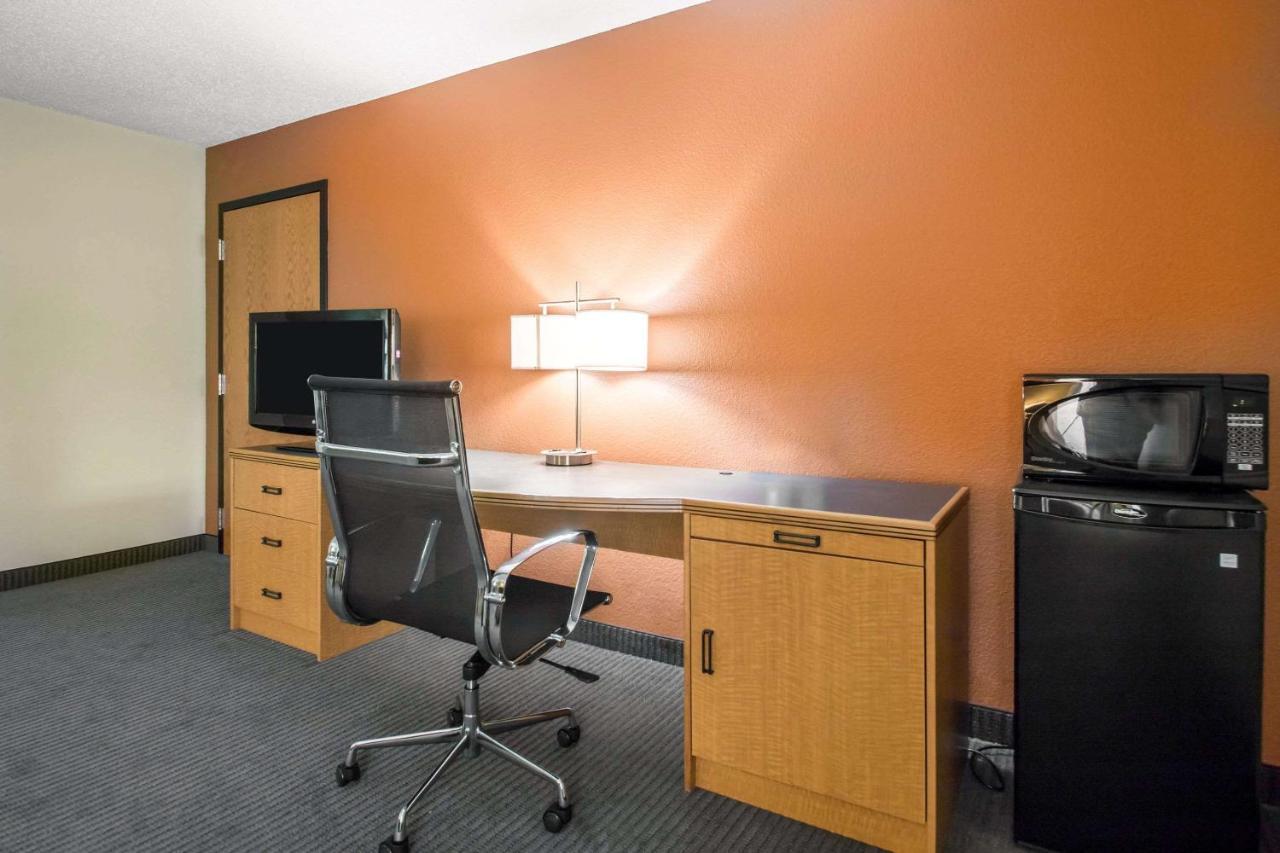 Comfort Inn & Suites Sheboygan I-43 Экстерьер фото